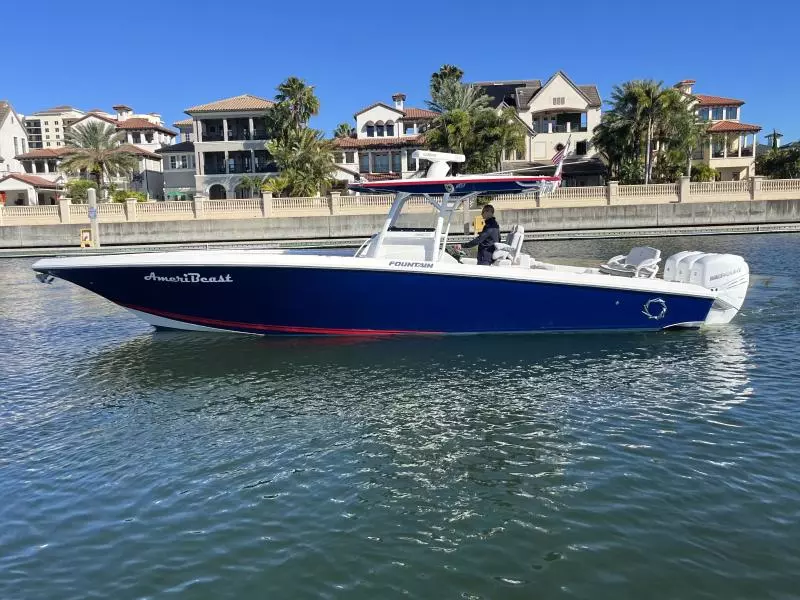 2021 Fountain 38 CC