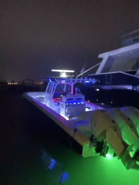 2021 Fountain 38 CC