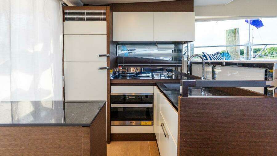 52ft Prestige Yacht For Sale
