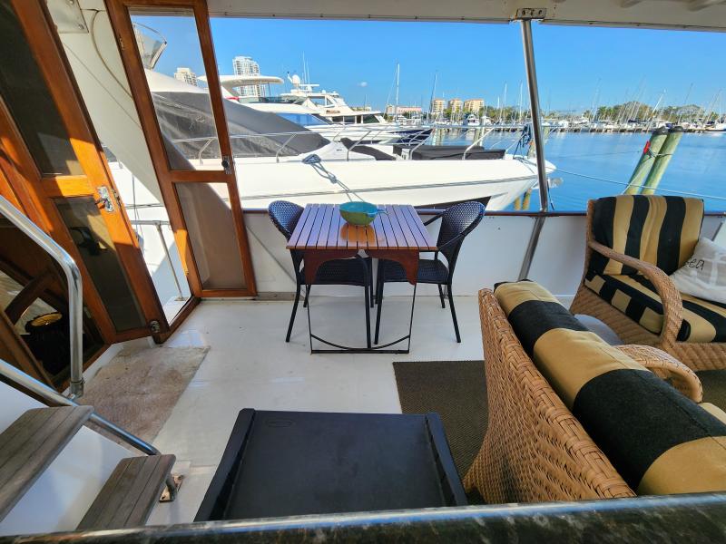 1989 Jefferson Cockpit Motor Yacht - Photo 32
