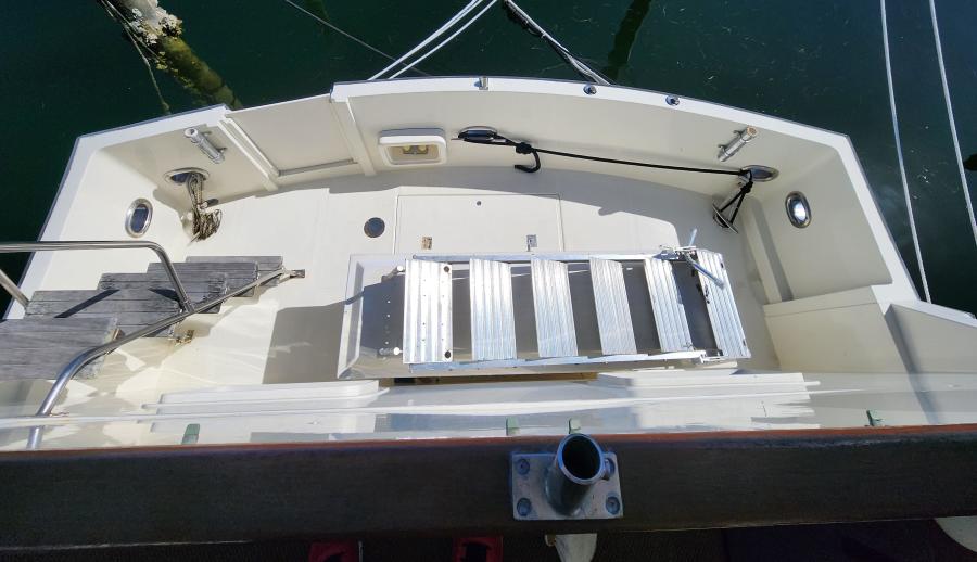 1989 Jefferson Cockpit Motor Yacht - Photo 38
