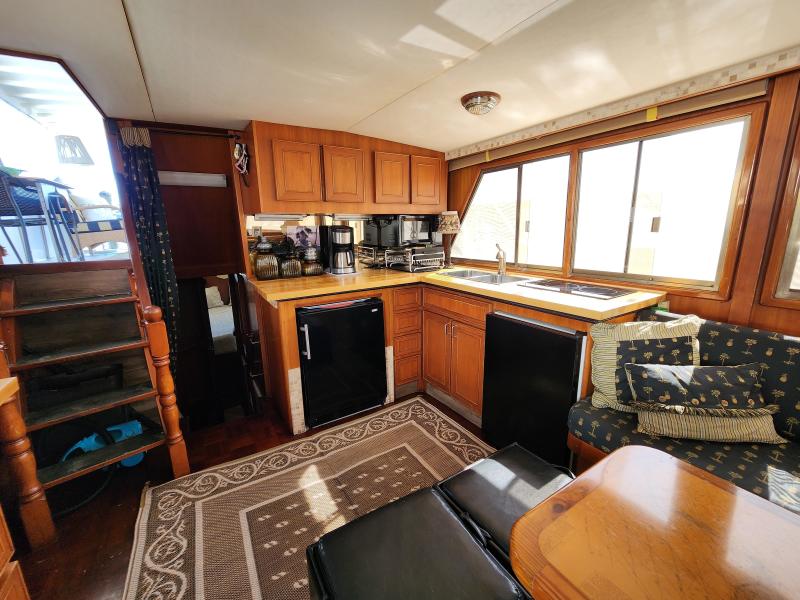 1989 Jefferson Cockpit Motor Yacht - Photo 7