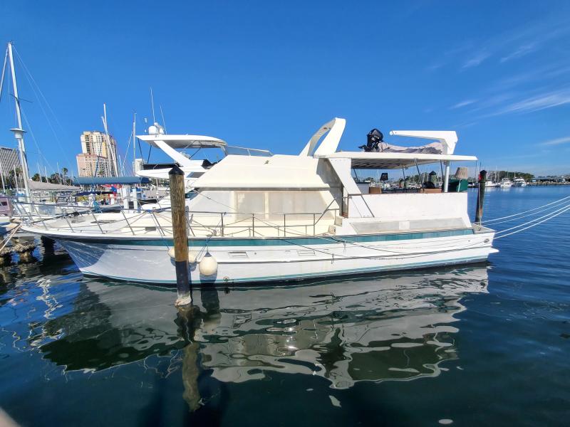 1989 Jefferson Cockpit Motor Yacht - Photo 29