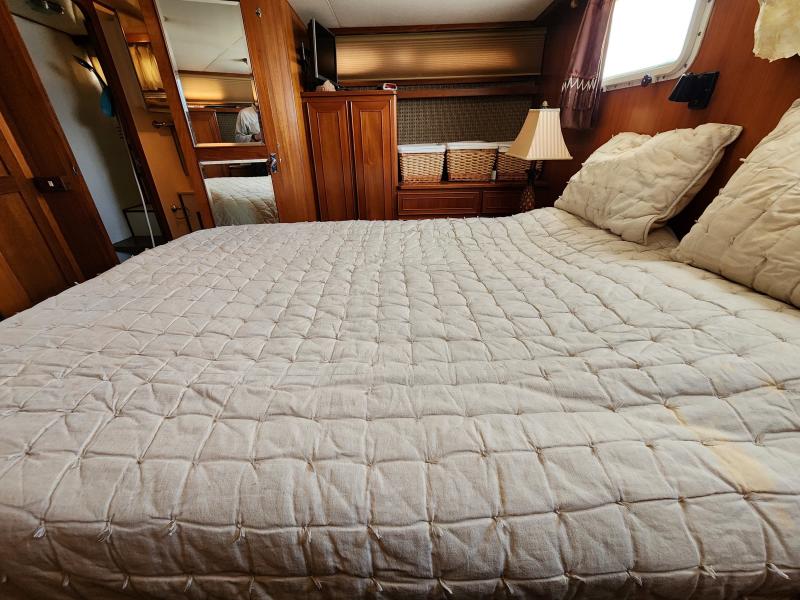 1989 Jefferson Cockpit Motor Yacht - Photo 20