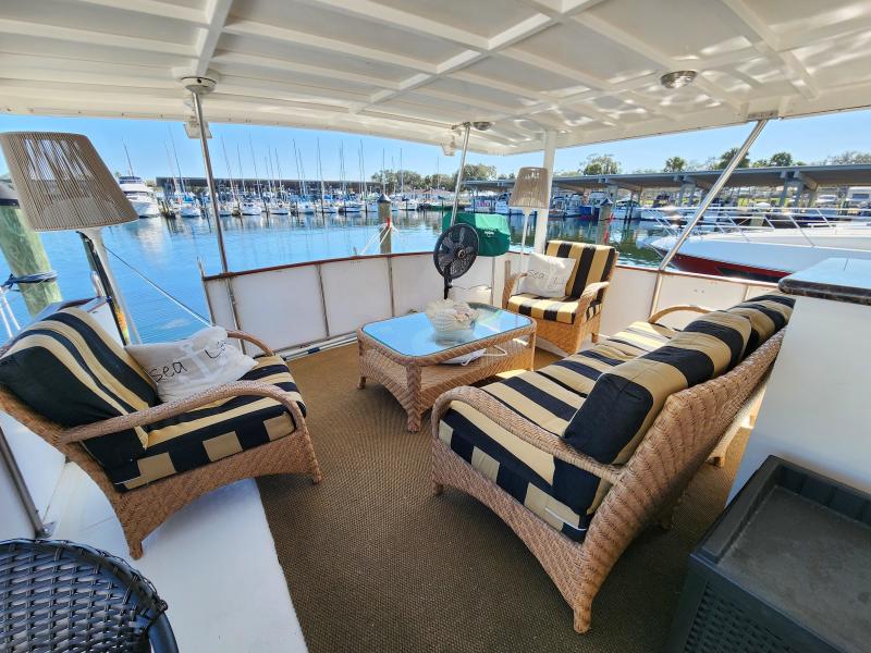1989 Jefferson Cockpit Motor Yacht - Photo 31