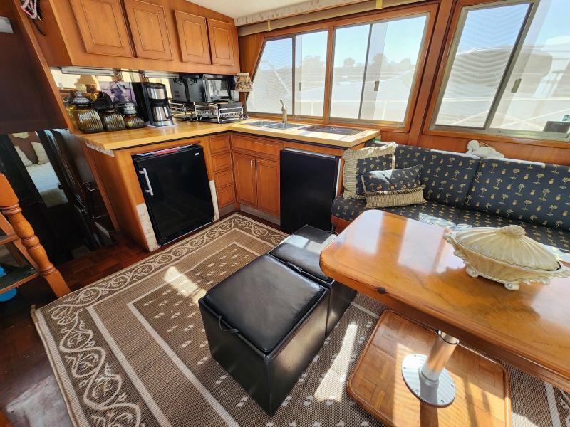 1989 Jefferson Cockpit Motor Yacht - Photo 6