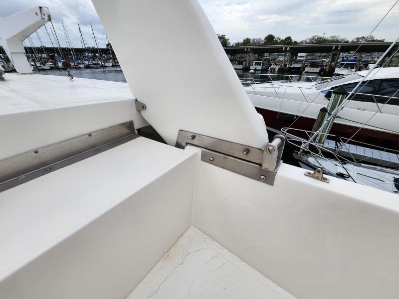 1989 Jefferson Cockpit Motor Yacht - Photo 52