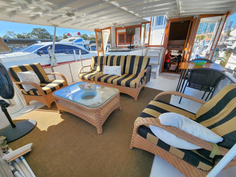 1989 Jefferson Cockpit Motor Yacht - Photo 33