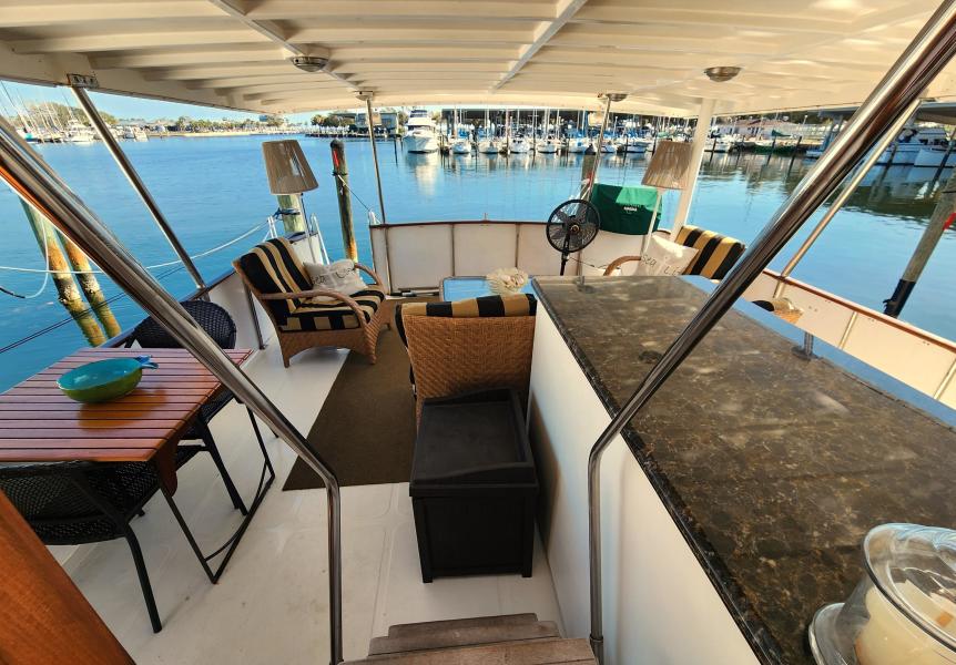 1989 Jefferson Cockpit Motor Yacht - Photo 36