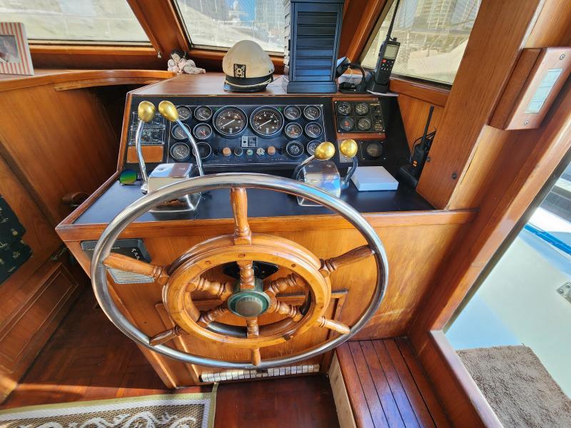 1989 Jefferson Cockpit Motor Yacht - Photo 15