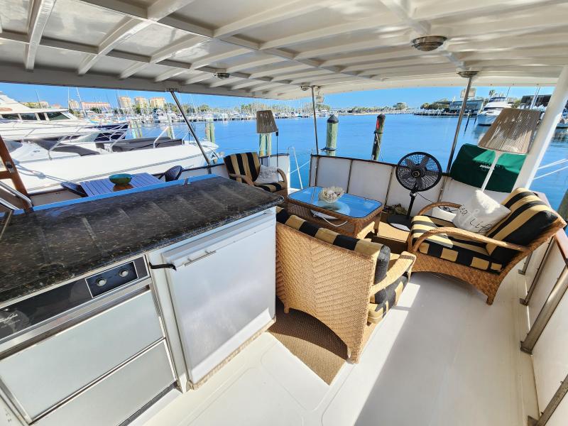 1989 Jefferson Cockpit Motor Yacht - Photo 35