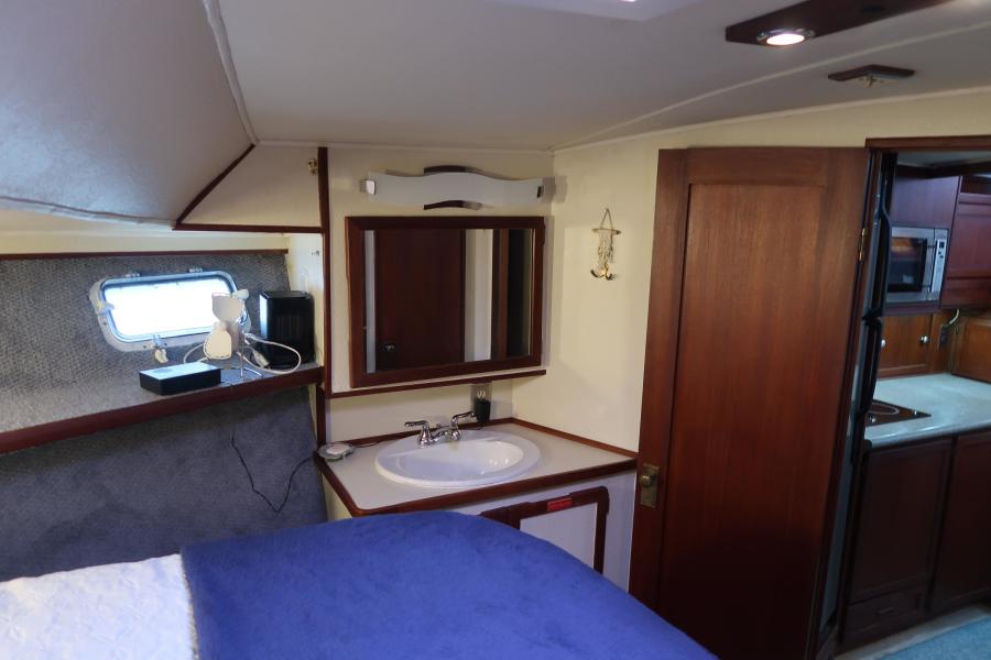 1984 Uniflite 42 II SE Double Cabin