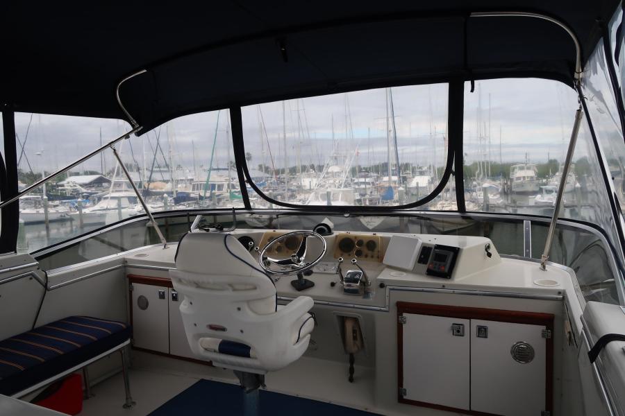 1984 Uniflite 42 II SE Double Cabin