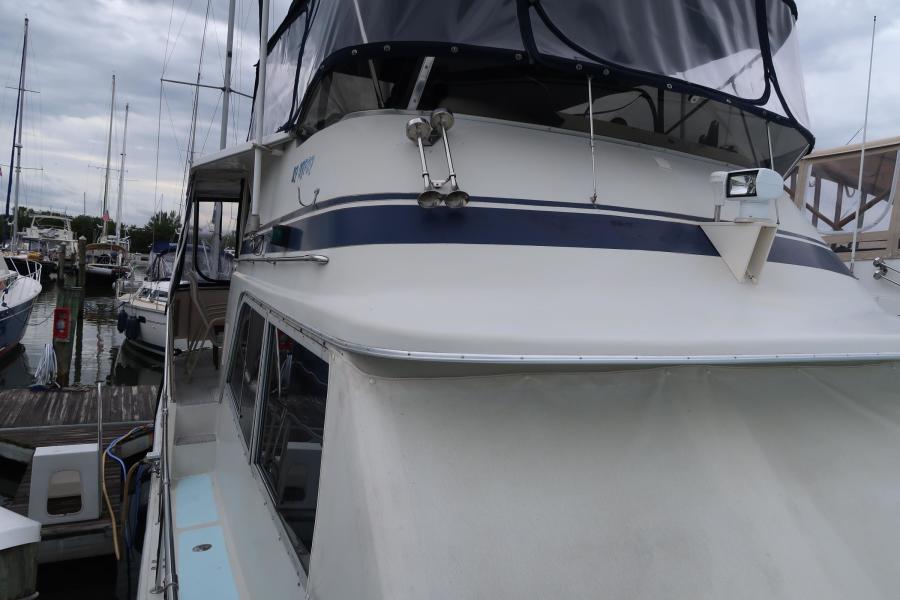 1984 Uniflite 42 II SE Double Cabin