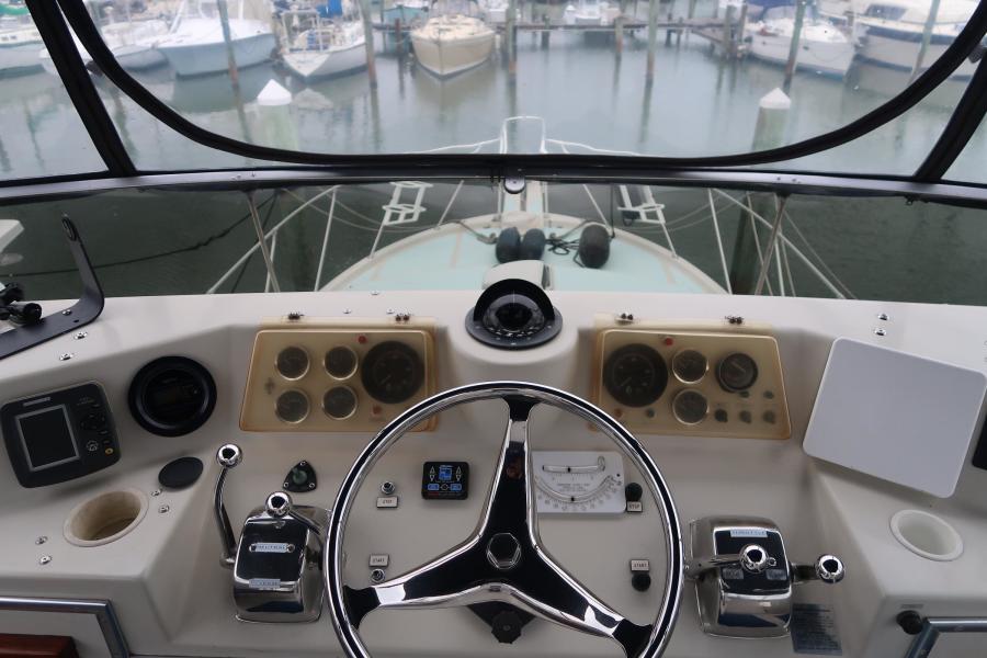 1984 Uniflite 42 II SE Double Cabin
