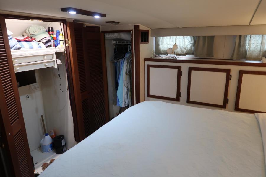 1984 Uniflite 42 II SE Double Cabin
