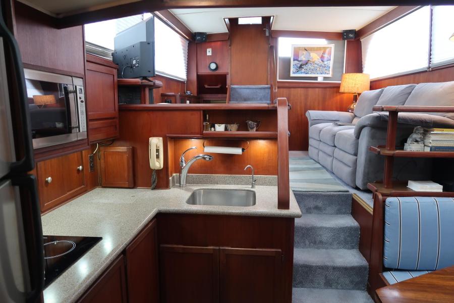 1984 Uniflite 42 II SE Double Cabin