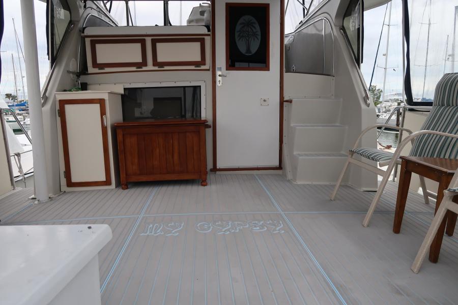 1984 Uniflite 42 II SE Double Cabin