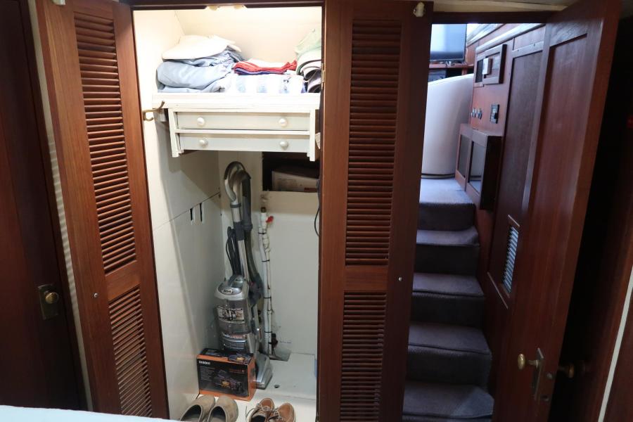 1984 Uniflite 42 II SE Double Cabin