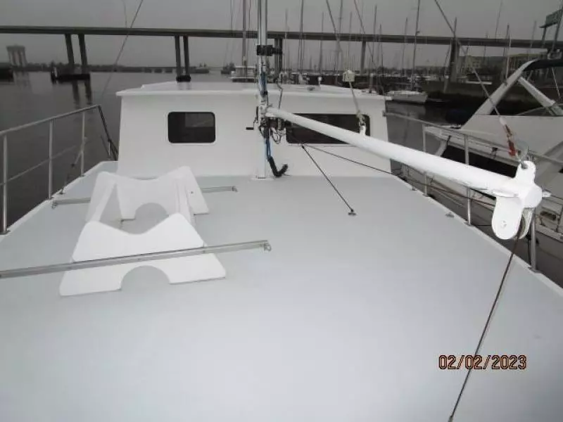43' Atkinson flybridge forward