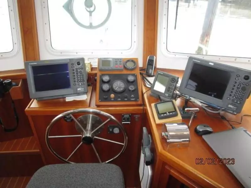 43' Atkinson pilothouse helm