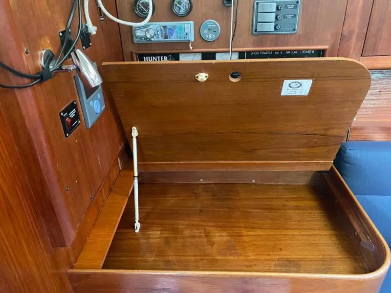 1998 Hunter 376