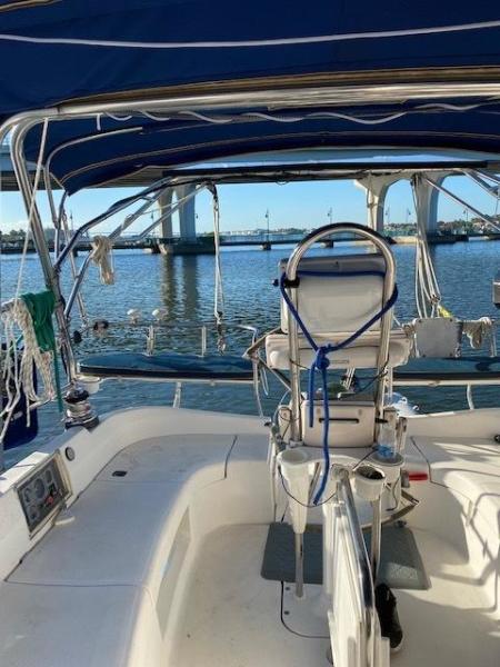 2003 Hunter 426 Deck Saloon