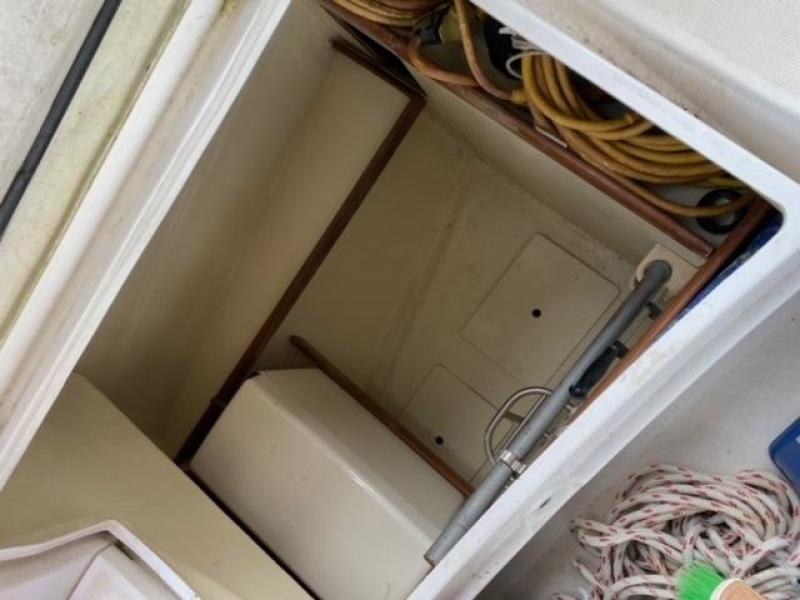 2003 Hunter 426 Deck Saloon