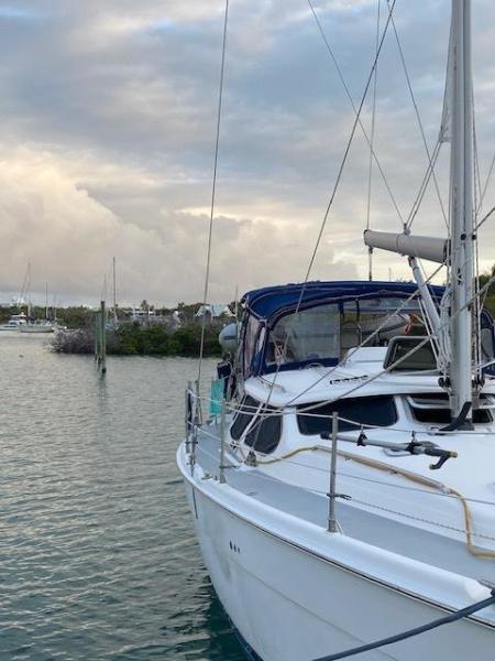 2003 Hunter 426 Deck Saloon