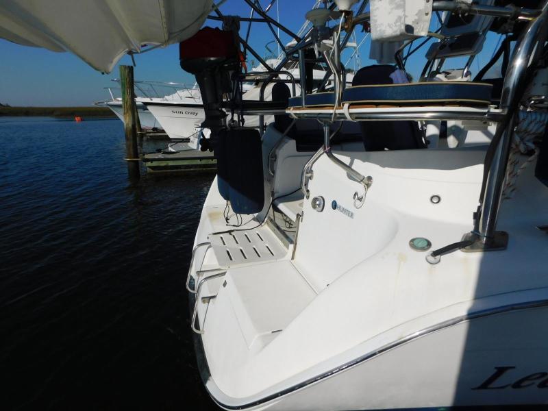2003 Hunter 426 Deck Saloon