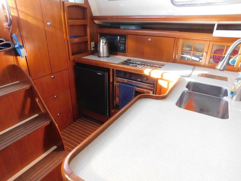 2003 Hunter 426 Deck Saloon