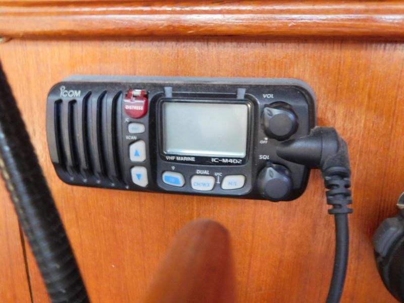 2003 Hunter 426 Deck Saloon