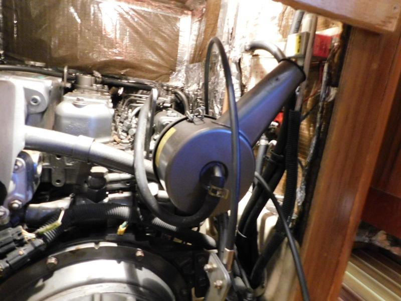 2003 Hunter 426 Deck Saloon