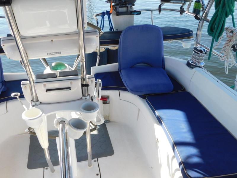 2003 Hunter 426 Deck Saloon