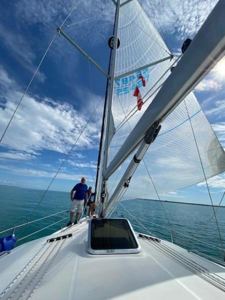 2003 Hunter 426 Deck Saloon