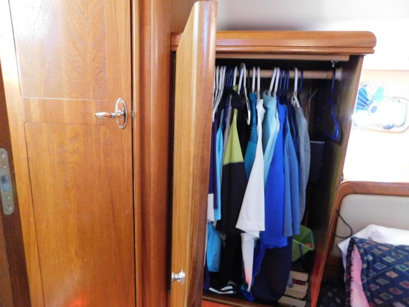 2003 Hunter 426 Deck Saloon