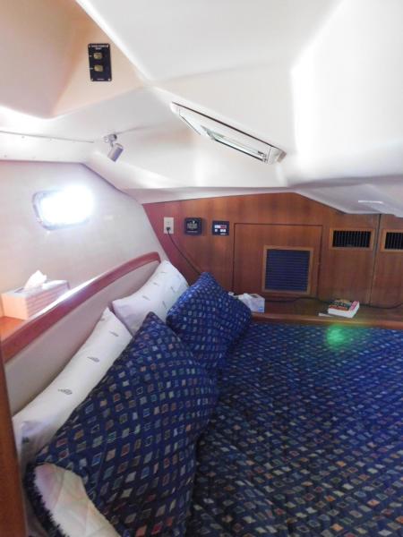 2003 Hunter 426 Deck Saloon