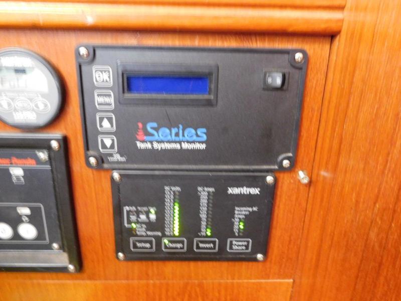 2003 Hunter 426 Deck Saloon