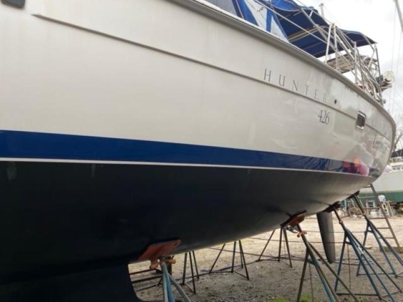 2003 Hunter 426 Deck Saloon