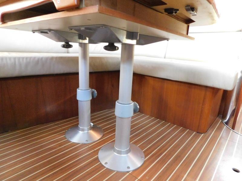2003 Hunter 426 Deck Saloon