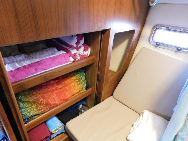 2003 Hunter 426 Deck Saloon