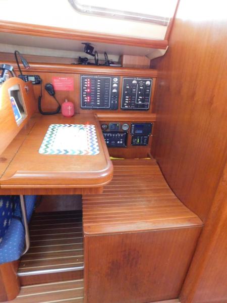 2003 Hunter 426 Deck Saloon