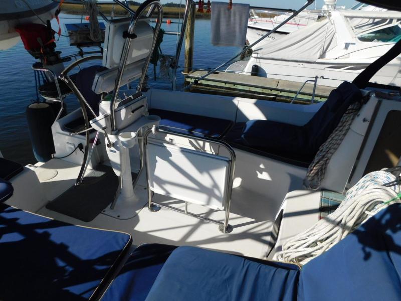 2003 Hunter 426 Deck Saloon
