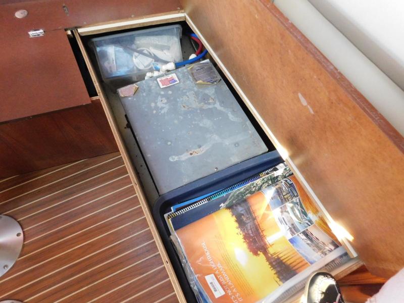 2003 Hunter 426 Deck Saloon