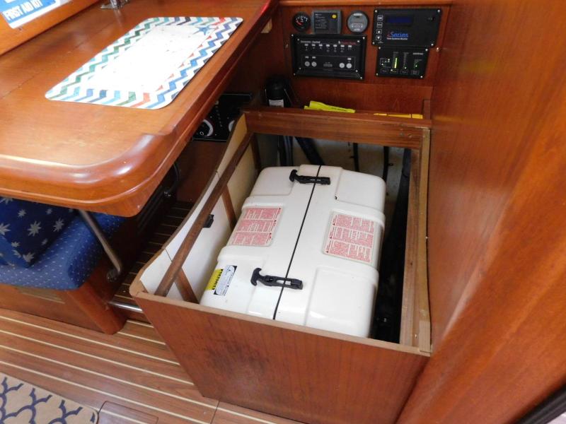 2003 Hunter 426 Deck Saloon