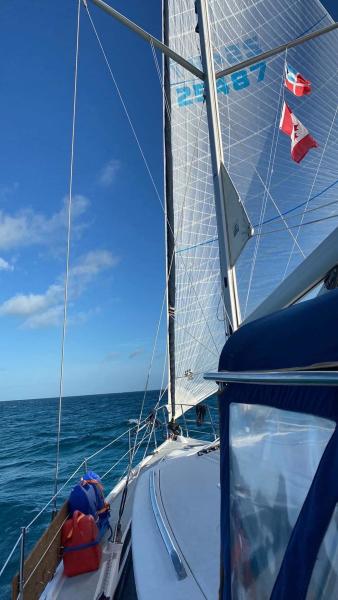 2003 Hunter 426 Deck Saloon