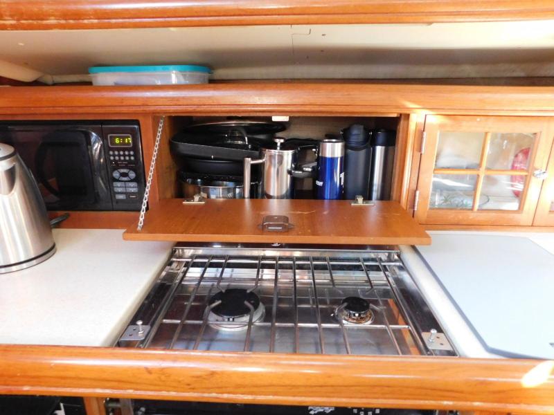 2003 Hunter 426 Deck Saloon