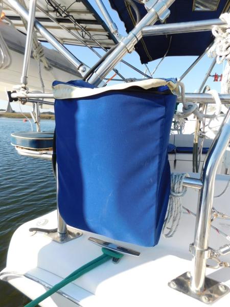 2003 Hunter 426 Deck Saloon