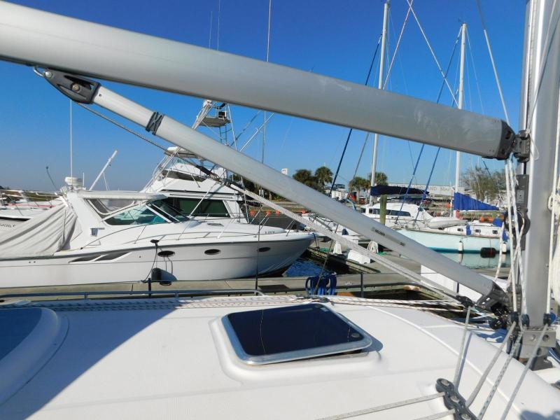 2003 Hunter 426 Deck Saloon
