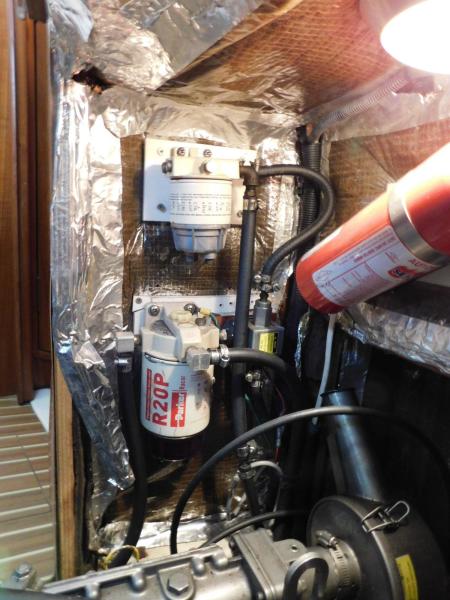 2003 Hunter 426 Deck Saloon